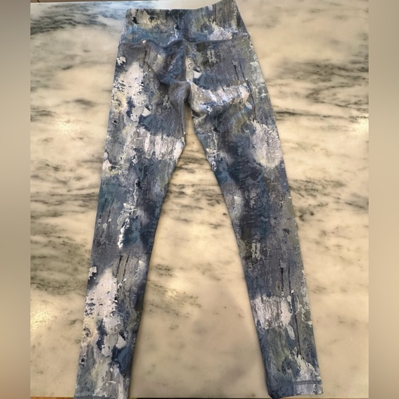 Zella Blue/Green/Gray Multicolor patterned leggings size S - Picture 4 of 4